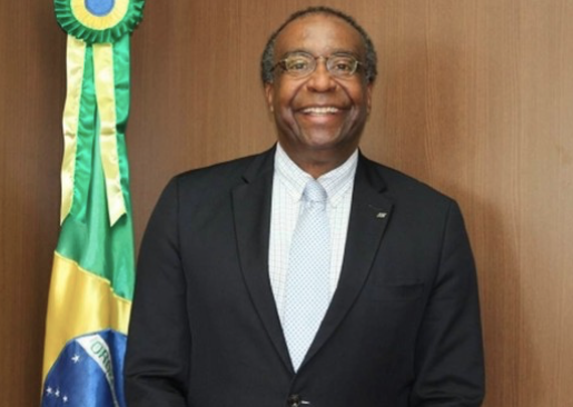 Decotelli coloca no currículo que foi ministro da Educação