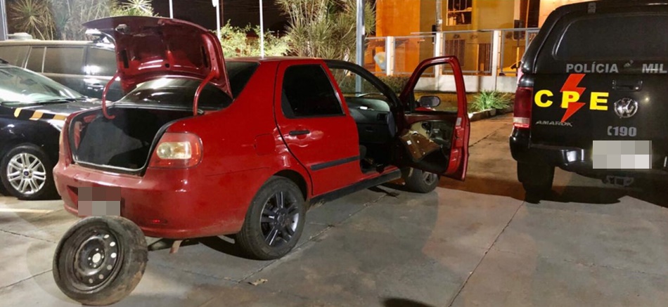 Carro apreendido com cocaína no estepe