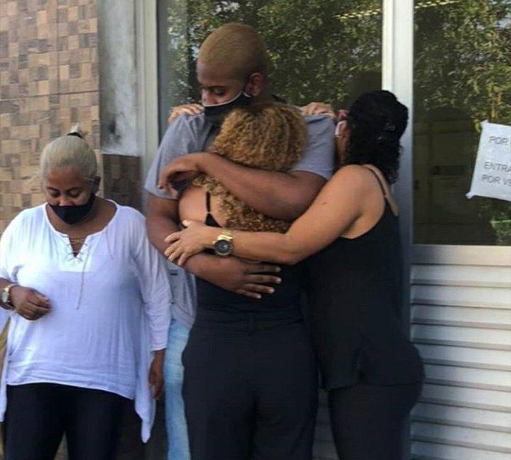 Jovem negro que teria sido preso por engano foi solto neste domingo (14)