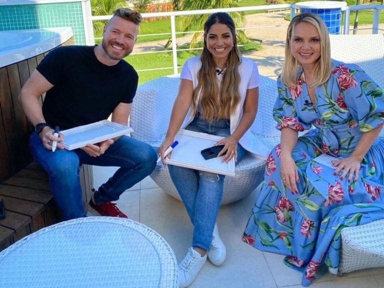 Gabriela Rocha abre a intimidade e apresenta família para Eliana