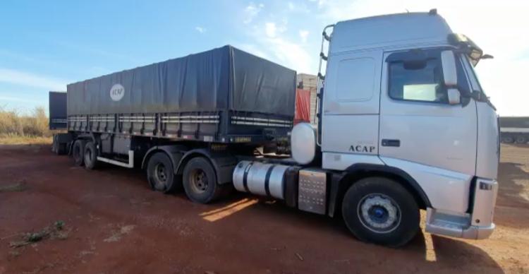 Motorista que dirigia rodotrem carregado com soja é preso por embriaguez
