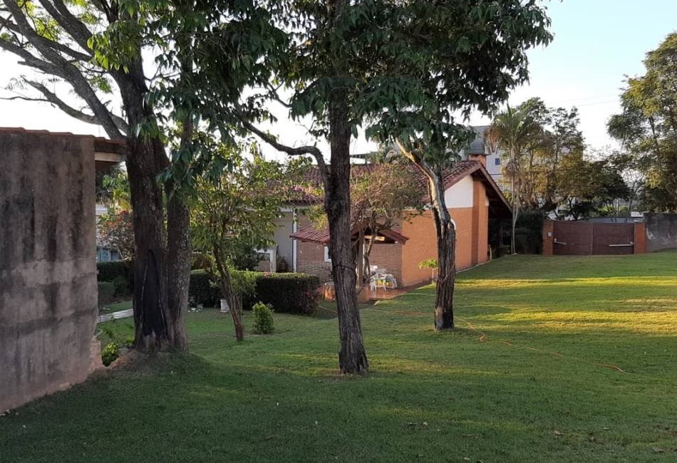 Advogada que conviveu com Queiroz na casa de Wassef diz que mulher do ex-assessor passava temporadas em Atibaia