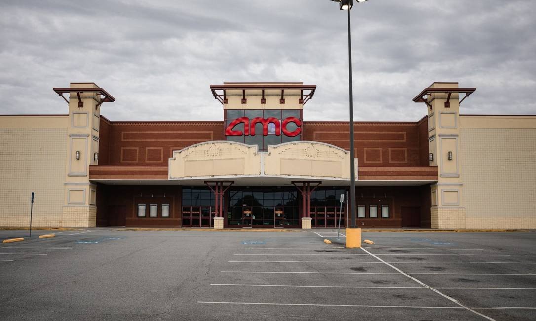 Todas as cerca de 11 mil salas operadas pela AMC no mundo foram fechadas por causa da pandemia Foto: Dustin Chambers / Bloomberg