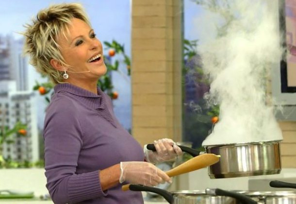 Em dia de prisão de Queiroz, Ana Maria Braga e Paola Carosella ensinam receitas com laranjas