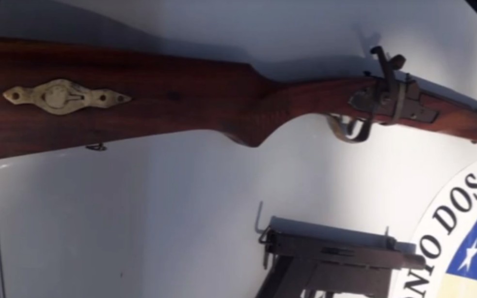 Homem é preso por porte ilegal de armas em Aparecida de Goiânia