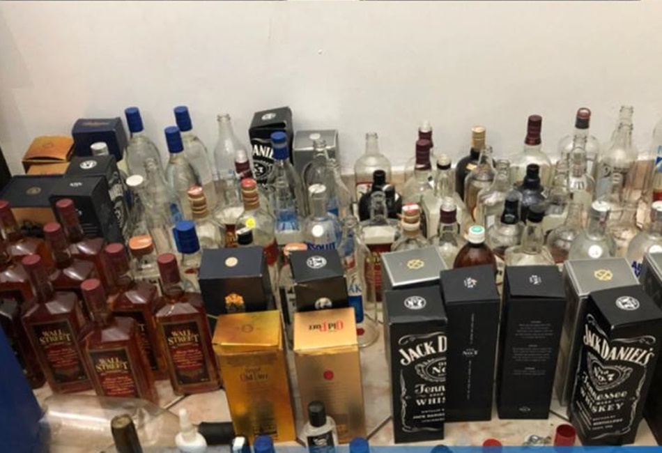 Dois são presos por falsificação e comercialização de bebidas, em Anápolis