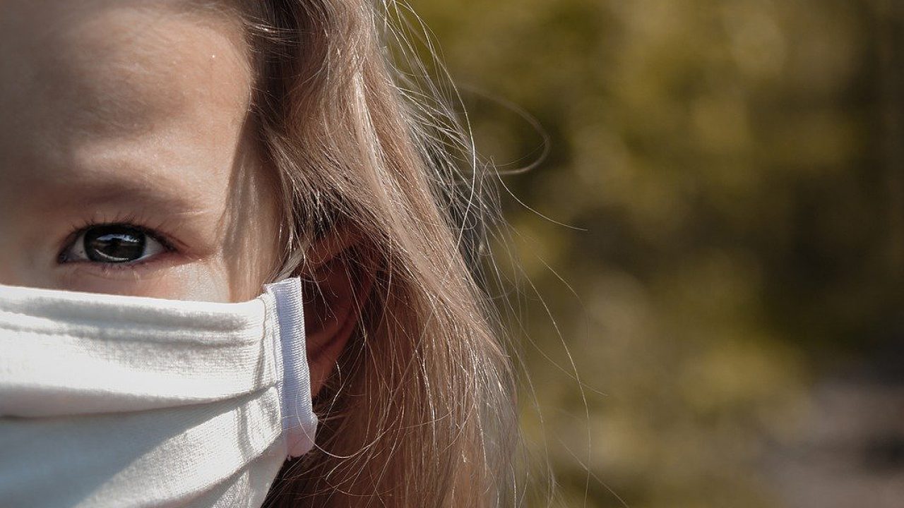 Uso de máscara em autistas pode gerar agitação, ansiedade, medo e angústia