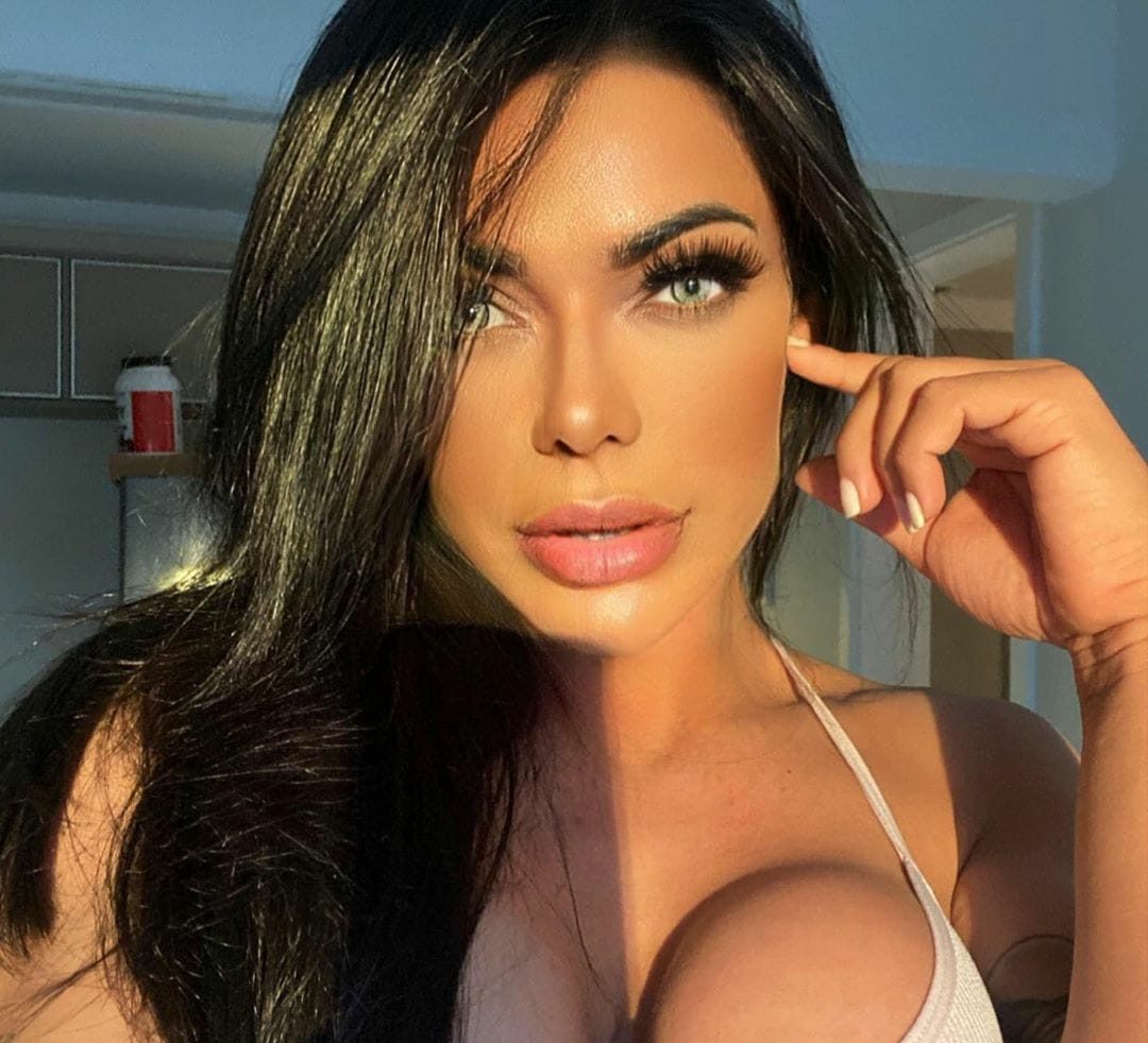 Campeã do Miss Bumbum World, Suzy Cortez disse que fatura mais de R$ 1 milhão na quarentena compartilhado nudes e conteúdos adultos. (Foto: reprodução)