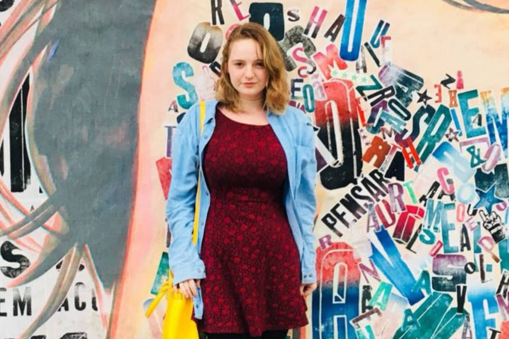 O corpo da estudante Julia Rosenberg Pearson foi encontrado enterrado em uma cova rasa em São Paulo. Ela havia desaparecido durante caminhada. (Foto: reprodução)