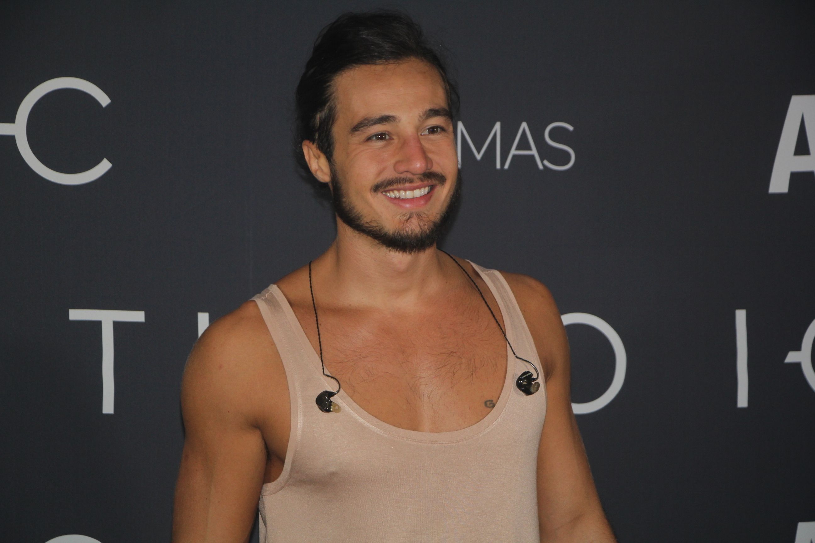 nude tiago iorc foto