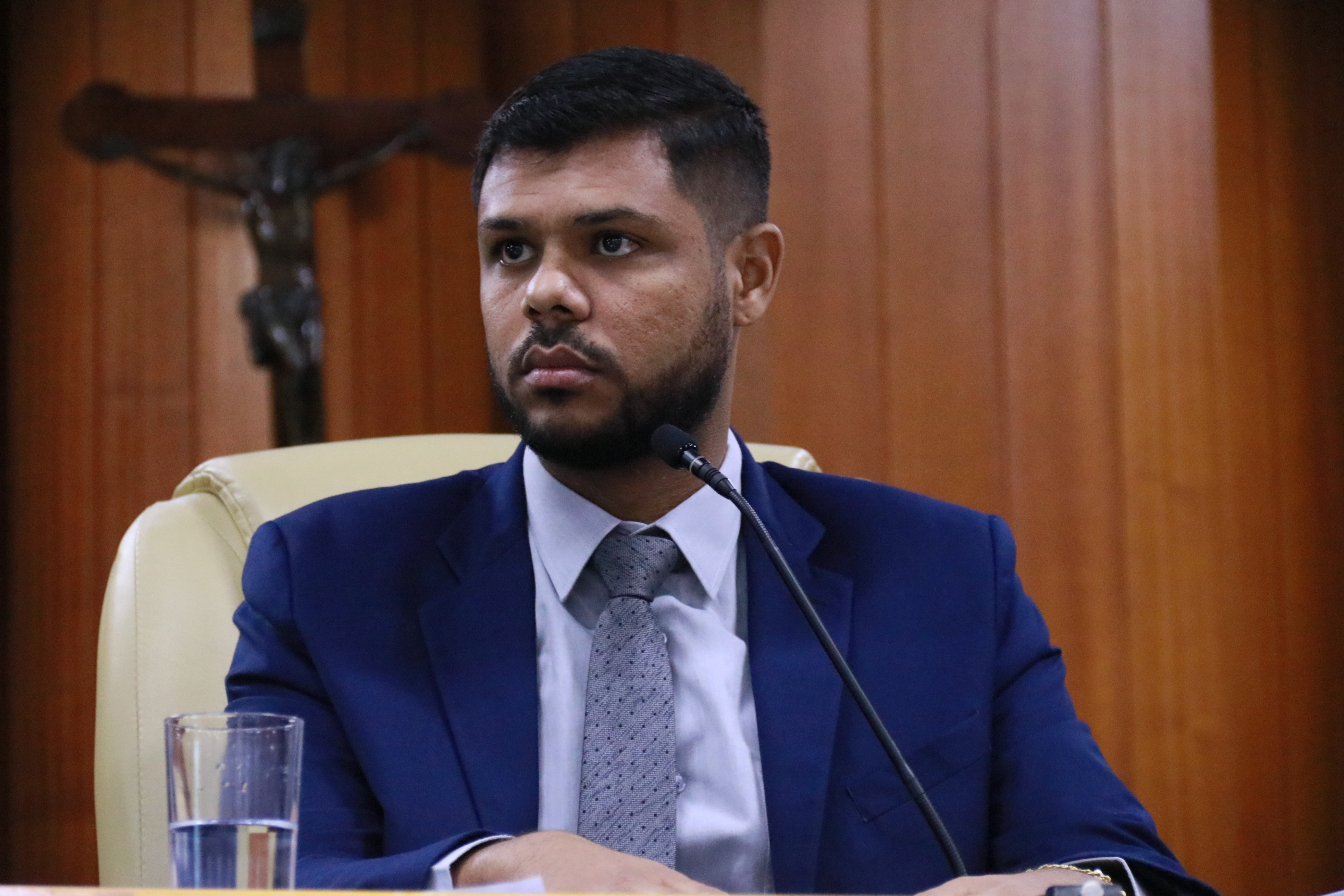 Romário deve disputar reeleição para presidente da Câmara com apoio de vice de Maguito