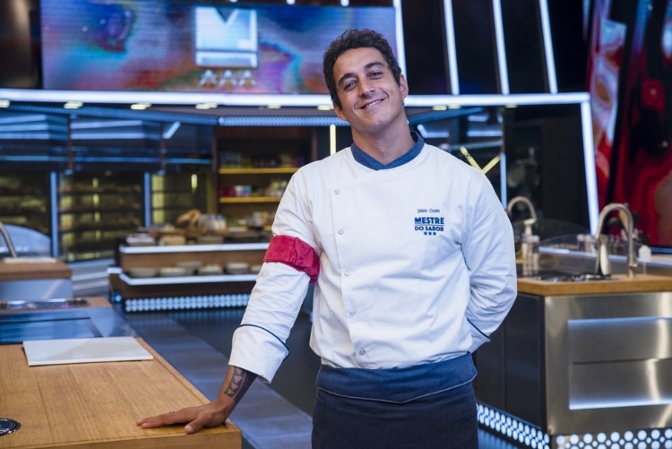 Dário, ex-MasterChef, faz menu sem erros e é campeão do Mestre do Sabor