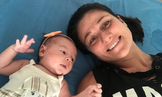 Diana não conseguiu que os avós e tios da pequena Gabriela visitassem a primeira filha Foto: Arquivo pessoal