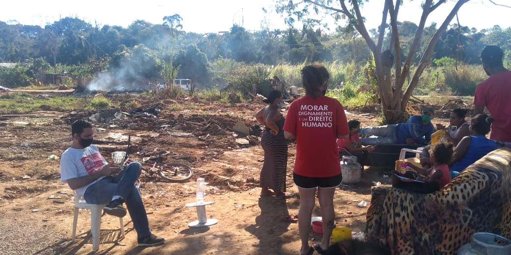Prefeitura de Goiânia desfaz ocupação com 20 famílias; moradores acusam violência