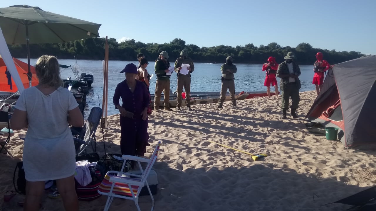 Fiscalização às margens do Araguaia (Foto: divulgação;/Semad)