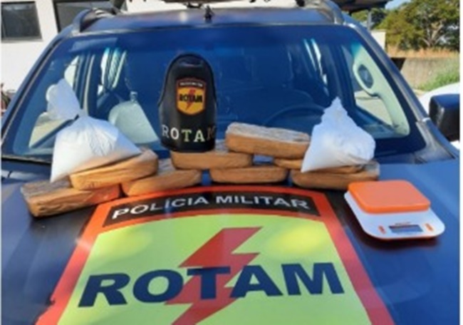 Pasta base de cocaína apreendida pela Rotam