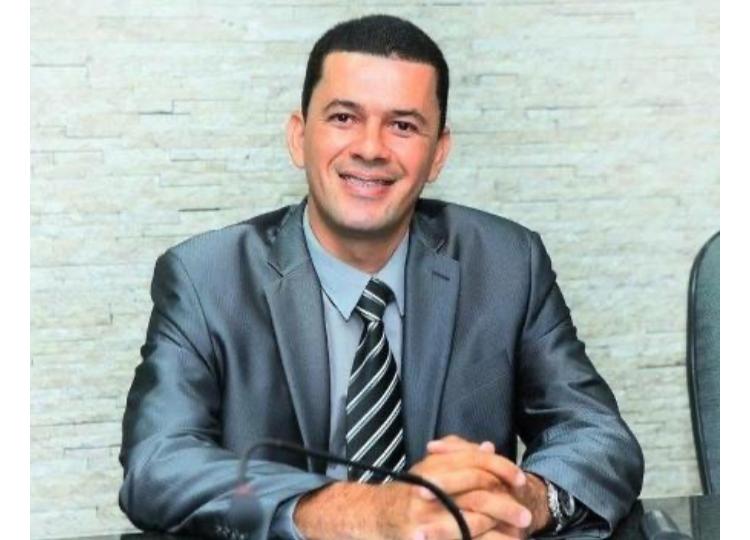 Vereador acusado de espancar a filha é preso por porte ilegal de arma na Bahia