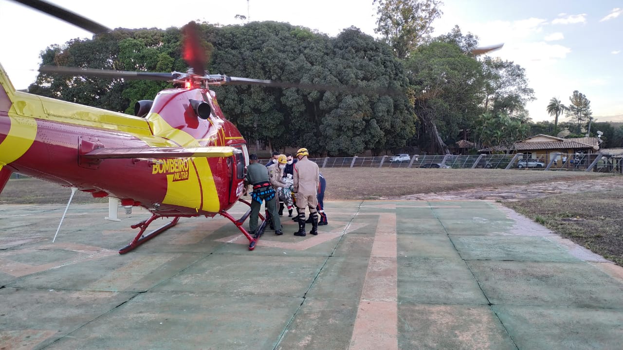 Uma criança, de apenas 5 anos, ficou gravemente ferida após se afogar na piscina de uma chácara em Anápolis. (Foto: divulgação/Corpo de Bombeiros)