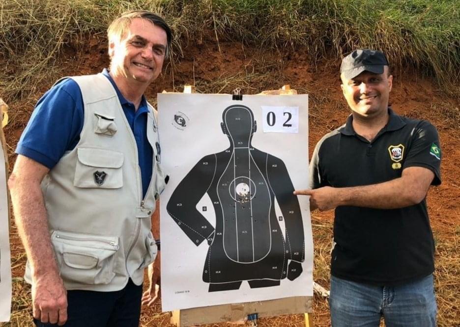 Bolsonaro atribui a deputado goiano êxito em votação do Fundeb