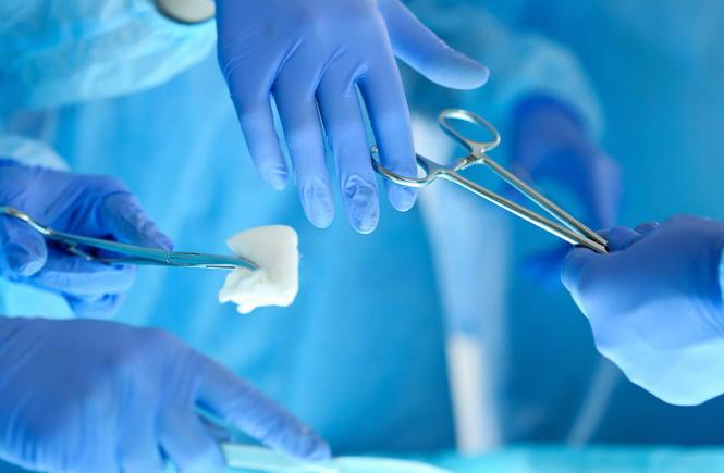 Paciente que ficou com gaze no corpo após cirurgia será indenizada