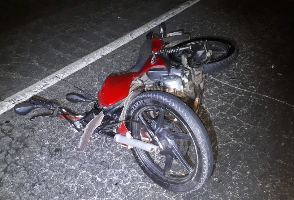 Atropelamento mata motociclista e pedestre na BR 153