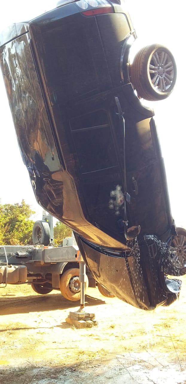 Acidente de carro com filhos do cantor Leonardo