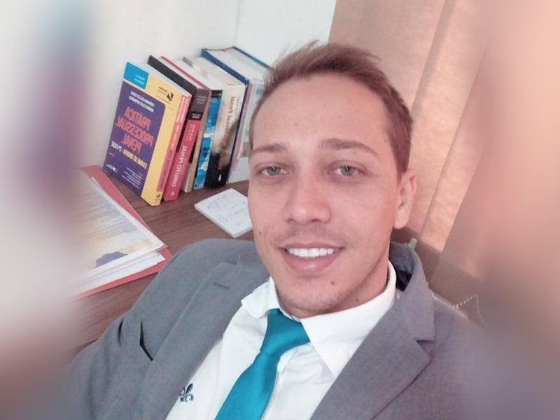 Após 48h de investigação, a Polícia Civil prendeu quatro homens suspeitos de matar o advogado criminalista Thiago Souza Mendes, em Goiânia (Foto: reprodução/Facebook)