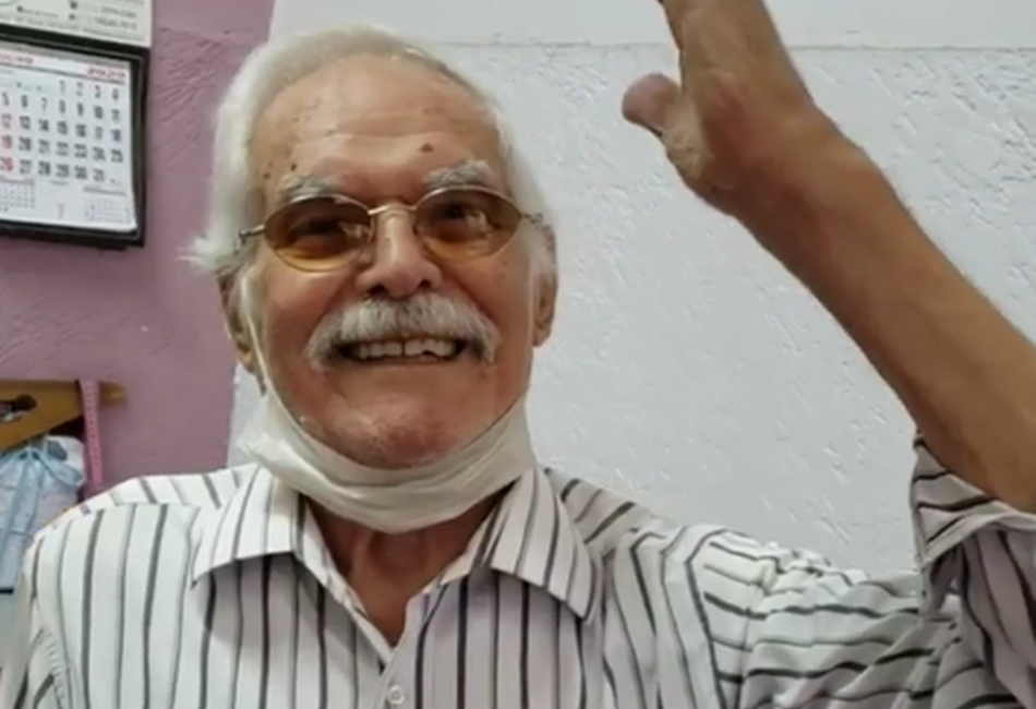 Alfaiate de 89 anos faz sucesso após vídeo em que lamenta perda de clientes