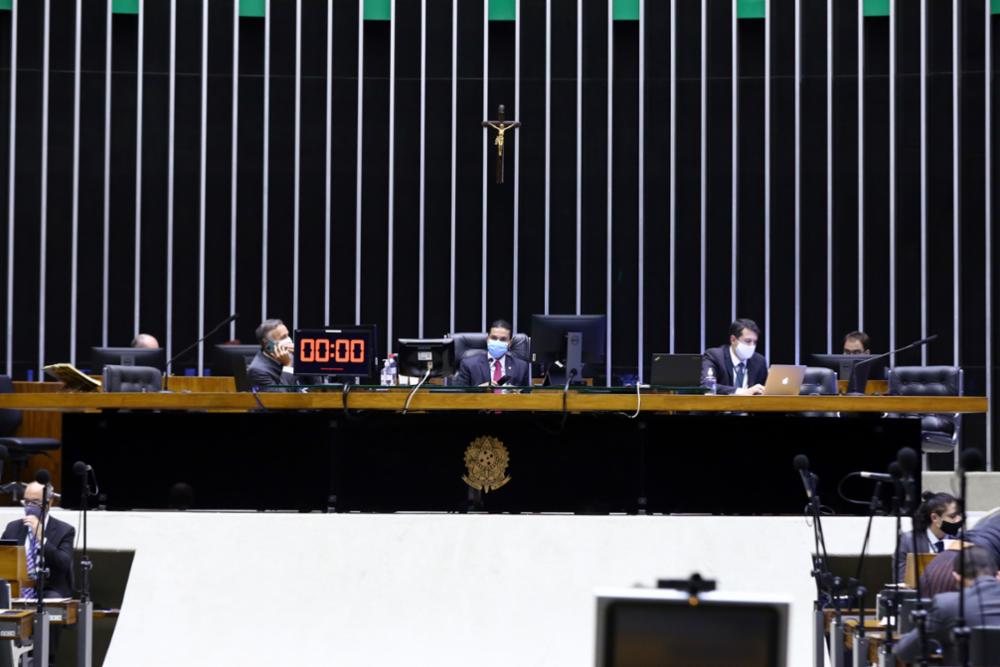 Câmara aprova MP que dispensa mínimo de dias letivos para ensino básico