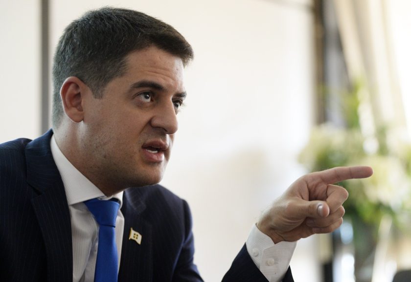 Secretário diz que ocupação de leitos de UTI crescem 1%/dia desde 1º de janeiro