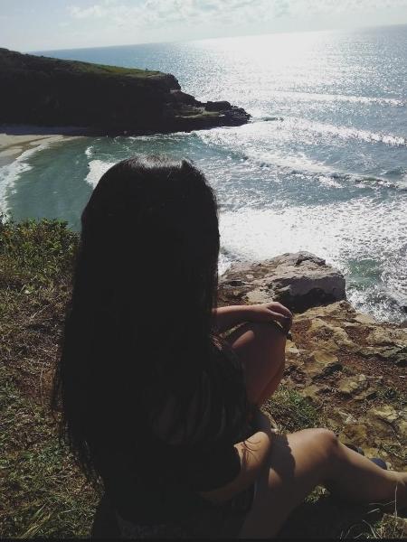 Após sofrer assédio sexual em ônibus em Santa Catarina, uma jovem ganhou indenização mas deixou o emprego por medo de andar no transporte coletivo. (Foto: reprodução)