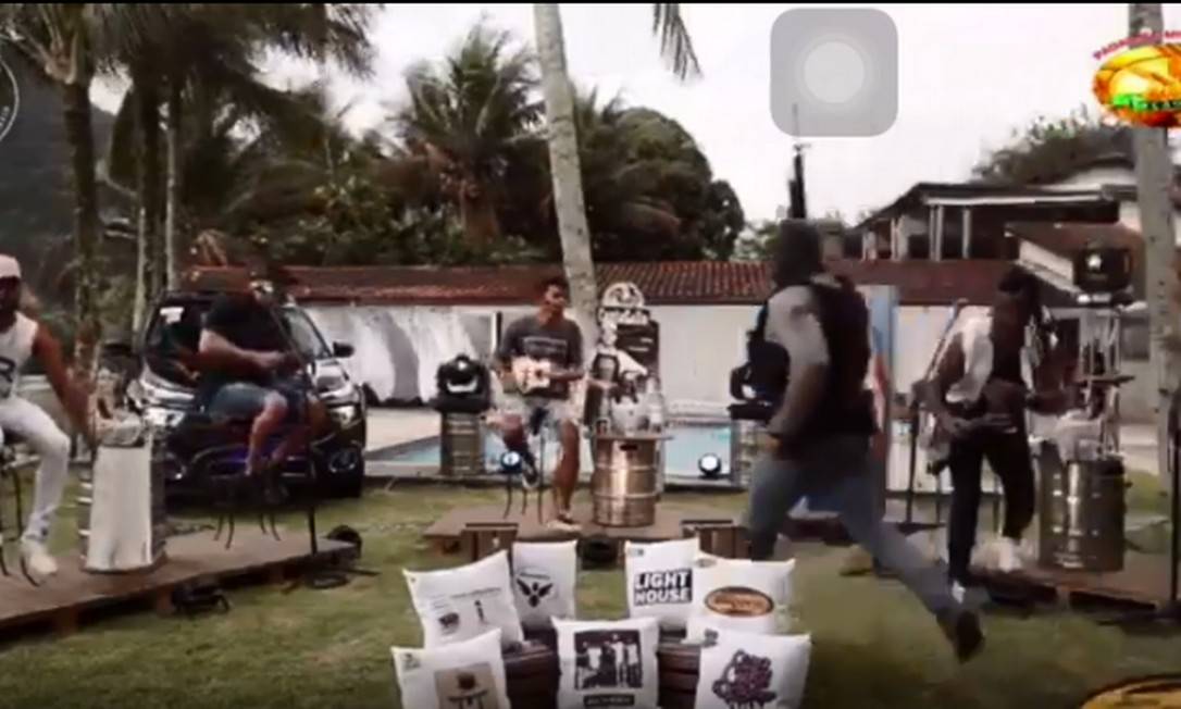 Rio de Janeiro Live de banda de pagode é interrompida por tiroteio; assista ao vídeo