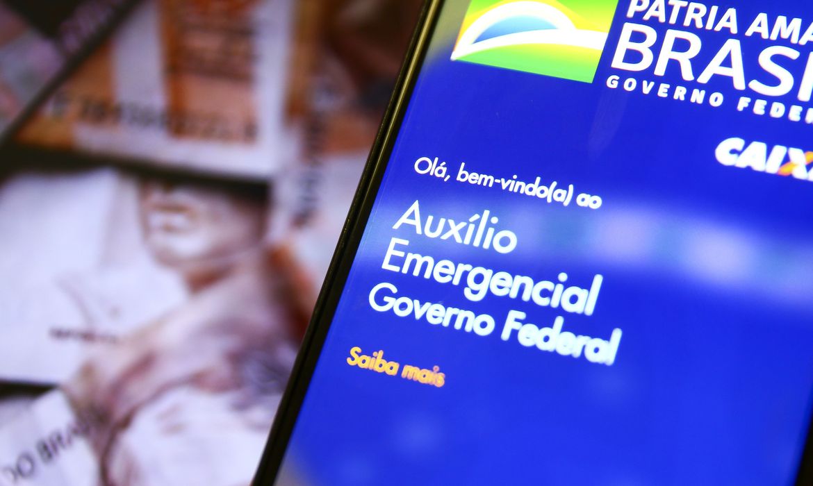Caixa paga hoje penúltima parcela do auxílio emergencial