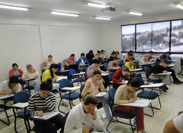 Programa de bolsas universitária em Goiás chega a 10 mil alunos