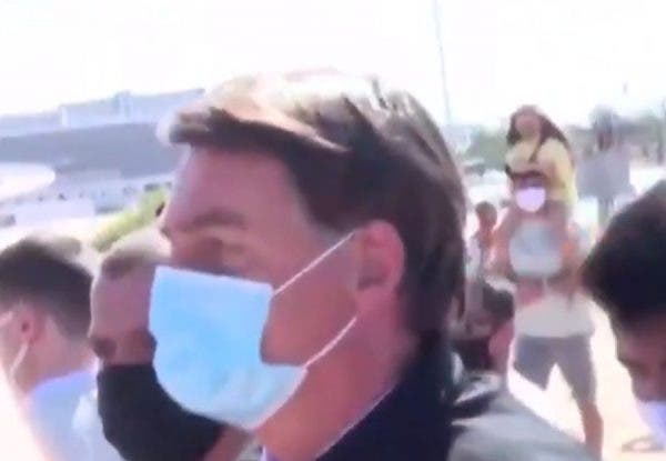 Famosos se posicionam sobre fala de Bolsonaro a repórter do O Globo