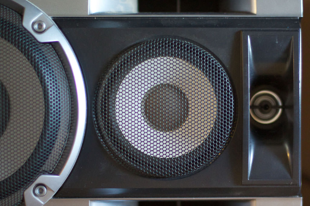 Homem é condenado a pagar R$ 2 mil a vizinho por som alto, em Pirenópolis