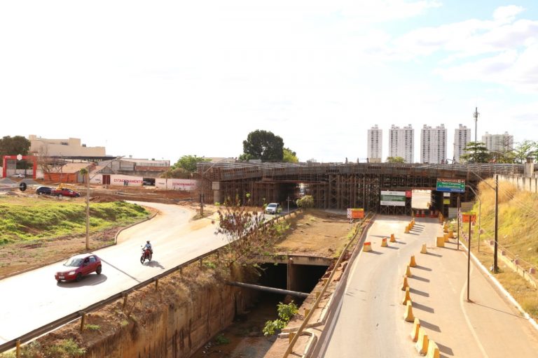 Desde às 6h30 desta sexta-feira (14), a Marginal Botafogo, em Goiânia, está com trecho interditado nos dois sentidos de tráfego. (Foto: divulgação)