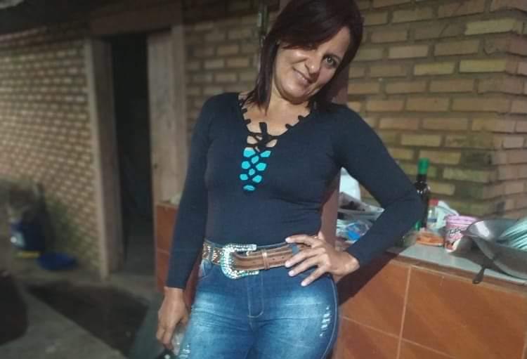 Polícia prende homem que matou namorada e escondeu cadáver em porta-malas