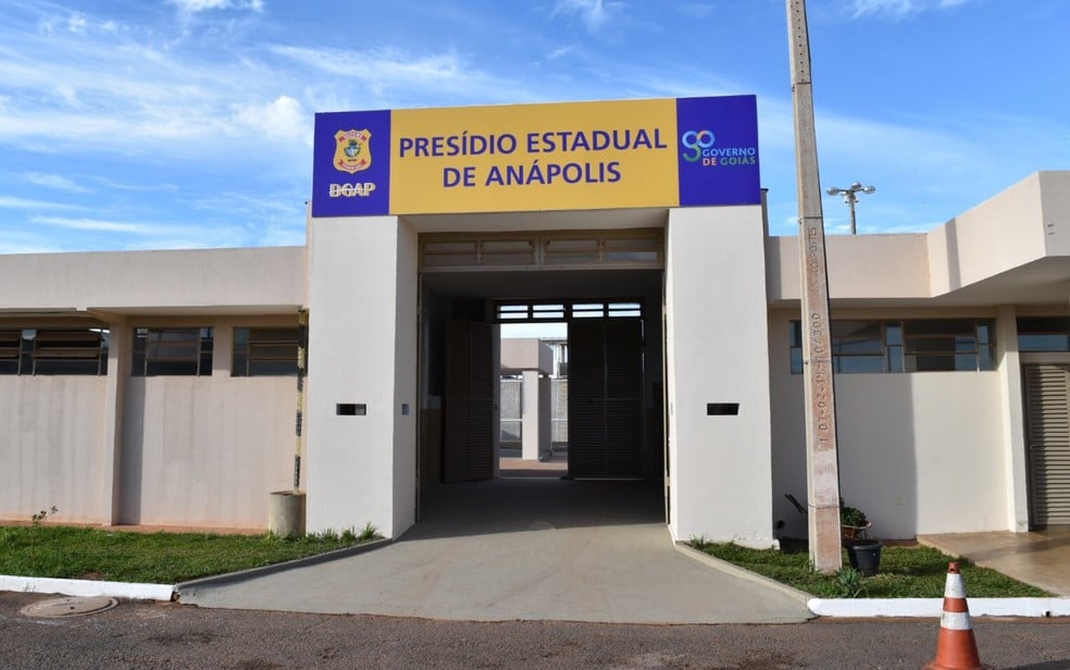 Famílias de detentos dizem que Presídio de Anápolis vetou entrada de alimentos