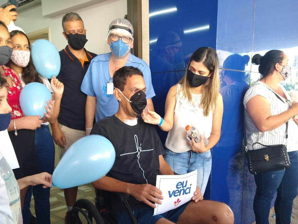 Engenheiro civil vence a Covid-19 após quase dois meses de internação