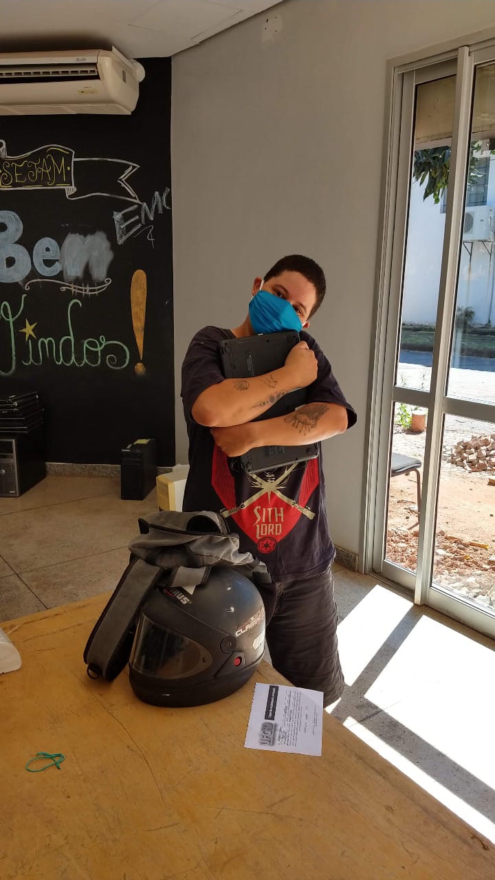 Mais de 870 alunos receberam auxílio de insumos tecnológicos da UFG