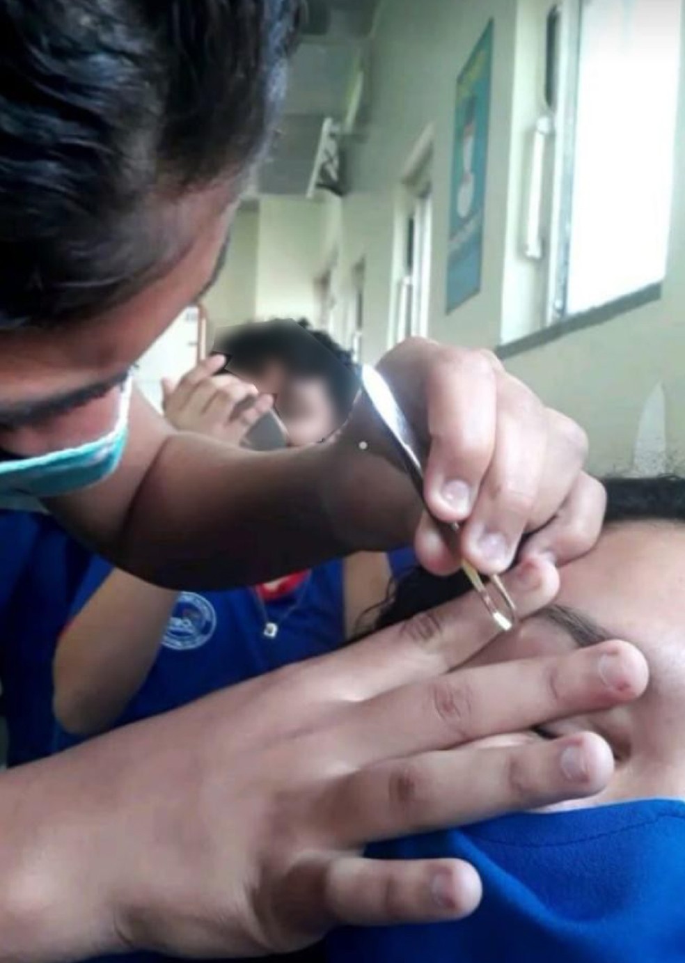 Máscaras distribuídas pelo governo do Amazonas viram memes nas redes sociais