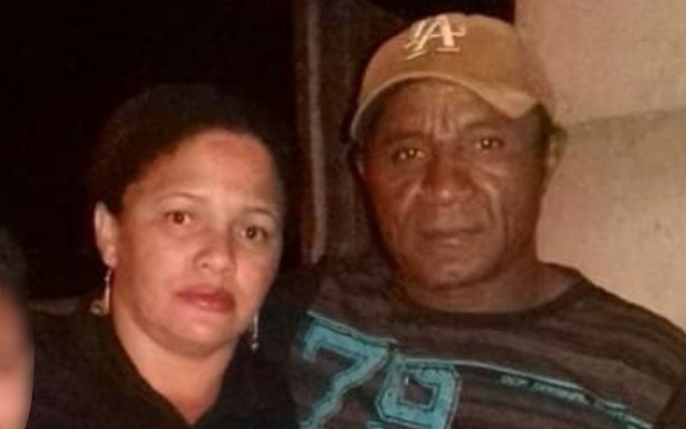 Homem mata esposa, esfaqueia filhos e morre ao bater em caminhonete