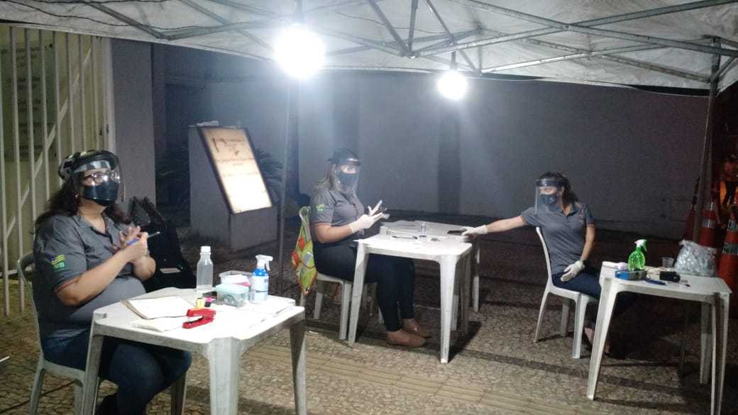 Mesas de fiscais ficam mais distantes para evitar contágio pelo coronavírus (Foto: divulgação/PM)