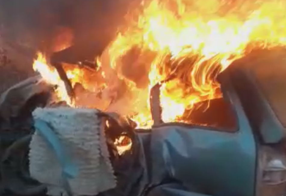 Mulher salva por policial de férias sofreu queimaduras nas pernas e couro cabeludo (Foto: reprodução/Internet)