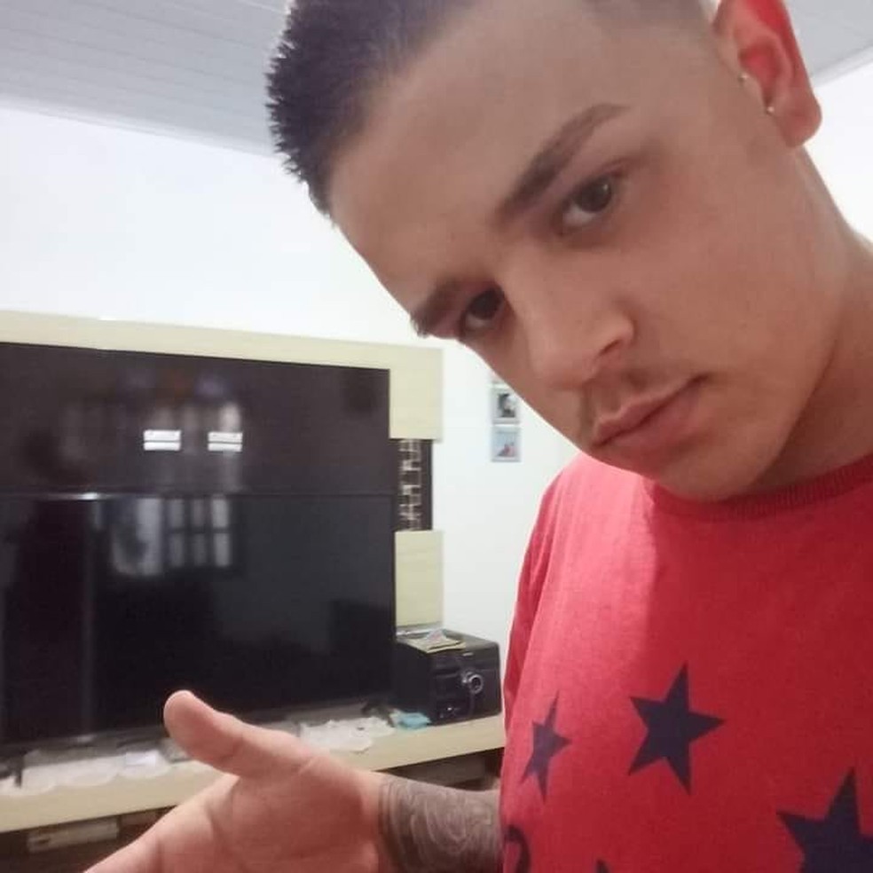 O estudante Kauan da Silva Soares, 17 anos, de Mogi das Cruzes (Grande SP), morreu após supostamente ser espancado em uma praia de São Paulo. (Foto: reprodução/redes sociais)
