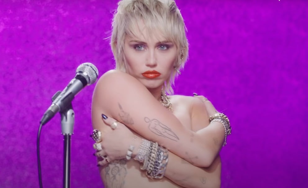 Miley Cyrus ganha na Justiça direito de usar o próprio nome; entenda sexo Miley Cyrus diz que sentiu atração por mulheres primeiro e que mentiu na 1ª vez com ex