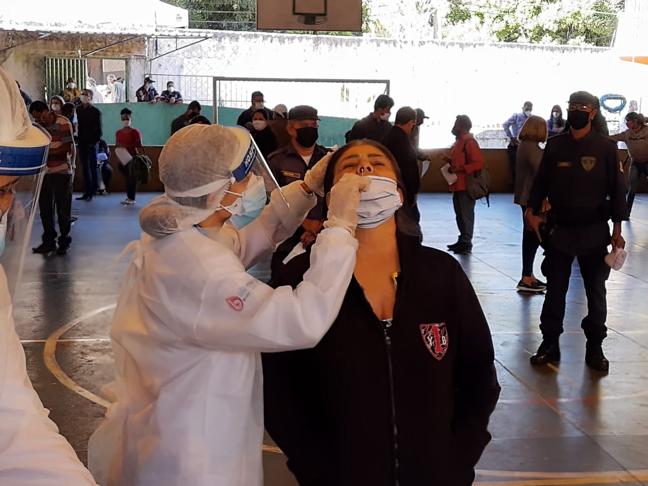 O boletim do Ministério da Saúde revela que o Brasil registrou 4.847.092 casos confirmados do novo coronavírus e 144 mil mortes por covid-19.