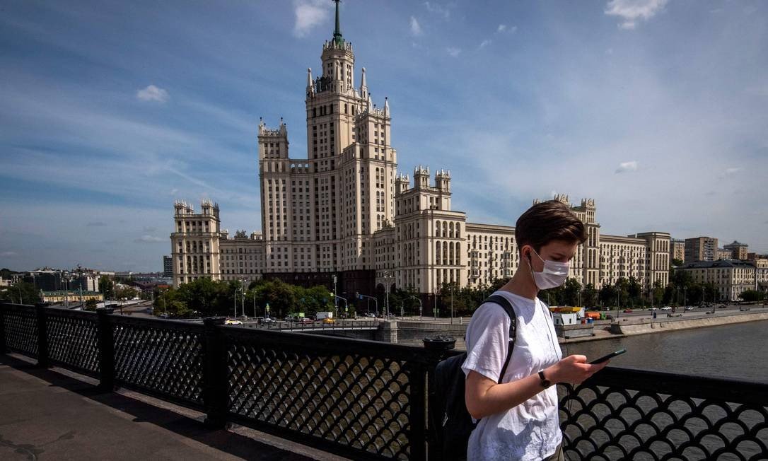 O vice-ministro de Saúde da Rússia, Oleg Gridnev, anunciou que o governo registrará a primeira vacina do país contra a Covid-19 na próxima semana, no dia 12. (Foto: AFP)