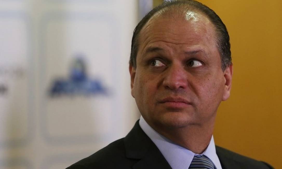 Novo líder do governo defende indicações políticas